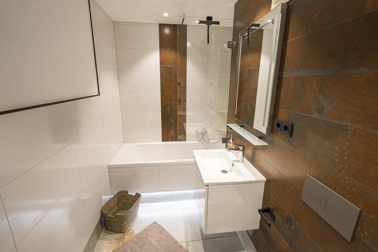 Stylisches Apartment Im Herzen Von Dresden + Parkplatz + Netflix + Self Check-In Exterior foto